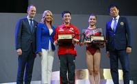 Canada’s Brooklyn Moors and Japan’s Kenzo Shirai presented with the Longines Prize for Elegance at the 47th Artistic Gym...